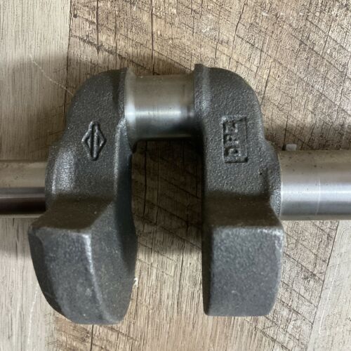 Briggs & Stratton NOS Crankshaft 493362 New Genuine OEM Crank Shaft 797018 (6922801152183)